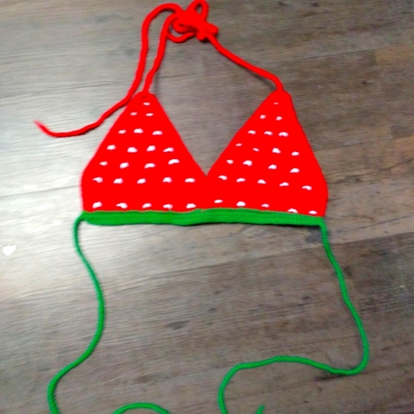 Strawberry bikini top - Picture 1 of 1